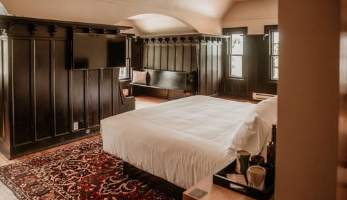 Standard Room, 1 King Bed