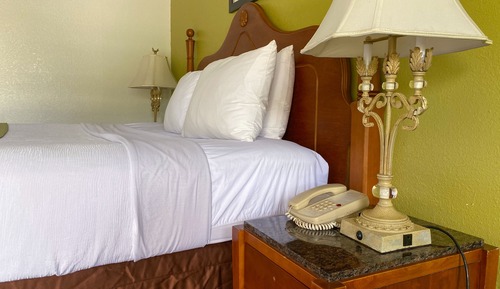 Deluxe Room, 1 King Bed