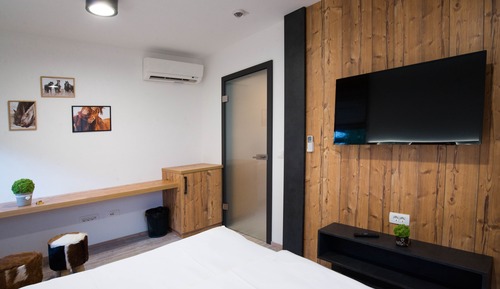 Classic Room, 2 Bedrooms (10)