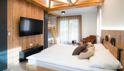 Family Room (2)