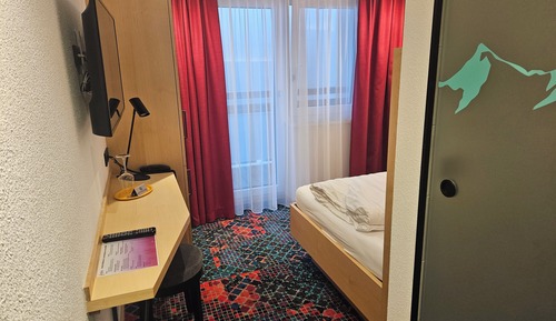 Single Room, Balcony