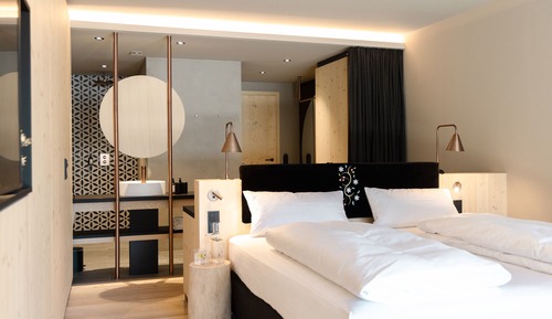 Double Room (2)