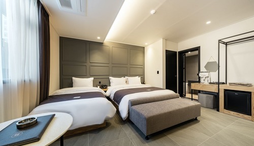 Premium Twin Room