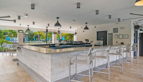 Condo, 3 Bedrooms