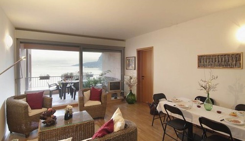 Family Apartment, 2 Bedrooms, 2 Bathrooms, Mountainside (Gaeta 'Splendid Lake')