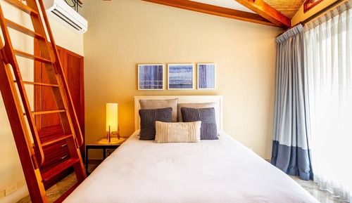 Condo, 2 Bedrooms
