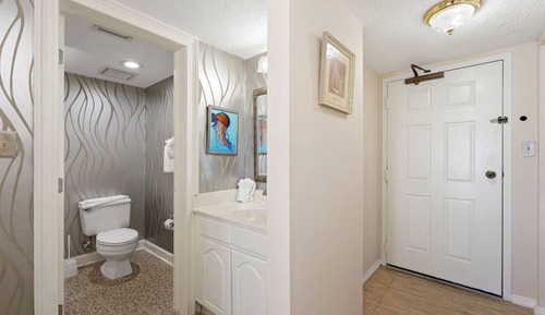 Condo, 3 Bedrooms (601)