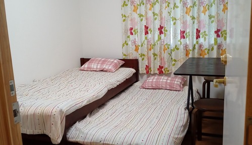Mainbuilding205 Western-style room with bed for parent and child 7.74 m^2 (Shared toilet and shower)