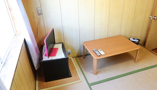 Mainbuilding202 Western-style room with bed for parent and child 7.74 m^2 (Shared toilet and shower)