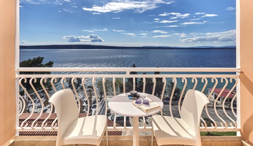 Superior double room with sea view balcony