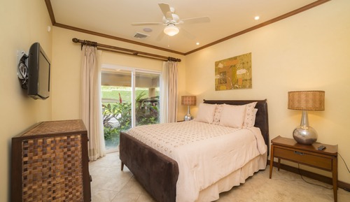 Deluxe Condo, Private Bathroom, Garden View