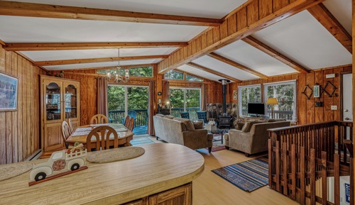 House, 2 Queen Beds, Mountain View (Mountain View Hideaway- A Fun Time Aw)