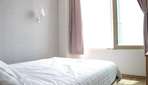 Room (3 people)
