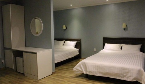 4 People 2 Queenbed Room