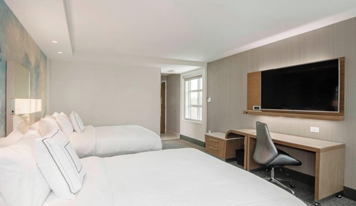 Room, 2 Queen Beds (Mobility Accessible, Tub)