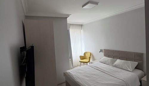 Basic Room, 1 Queen Bed, Non Smoking