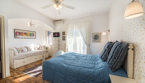 Suite, 1 Queen Bed with Sofa bed, Non Smoking, Jetted Tub