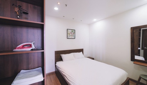 2 Bedrooms Apartment, 1 Bathroom