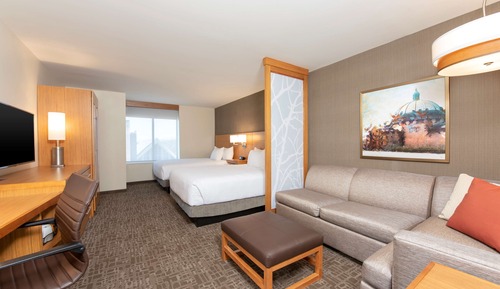 Room (2 queenbed & 1 sofabed)
