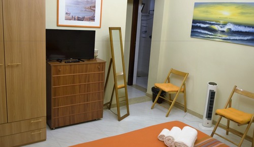 Economy Studio, Courtyard Area