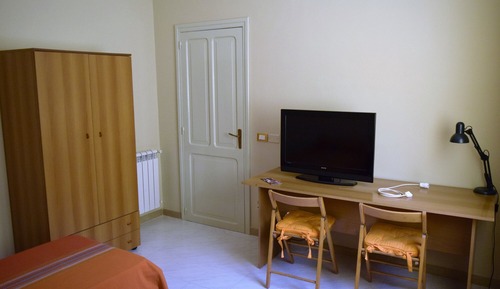 Economy Double Room (External bathroom)