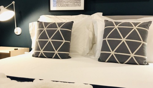 Apartment, Mountain View (Indigo Blue)