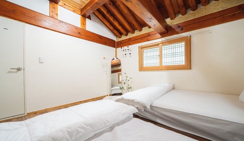 Deluxe Room (Chorongkkot, 2nd Floor)