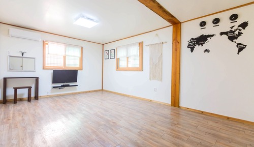 Traditional Room (Danche)