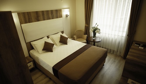 Standard Double Room, 1 Queen Bed, Non Smoking, City View
