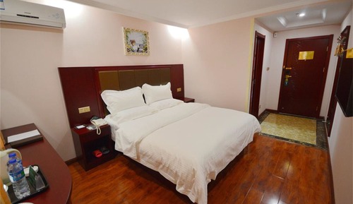 Business Double Room (2.4m Bed) 