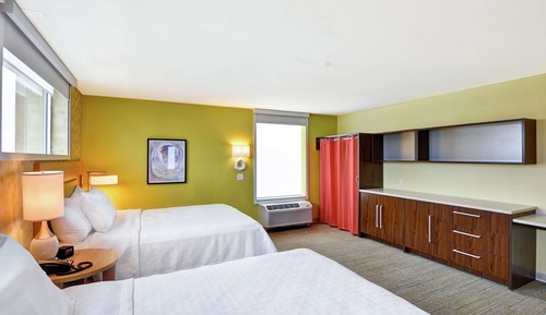 Studio, 2 Queen Beds, Accessible, Mountain View (Bathtub)