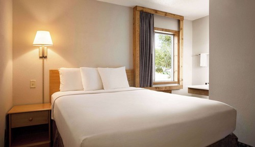 Room, 1 Queen Bed, Non Smoking