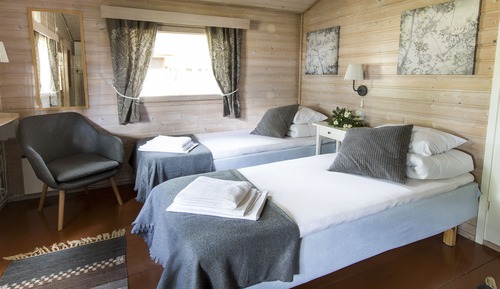 Cottage with shower (2 adults)