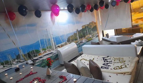 Yacht, 1 King Bed, Smoking, Pool View
