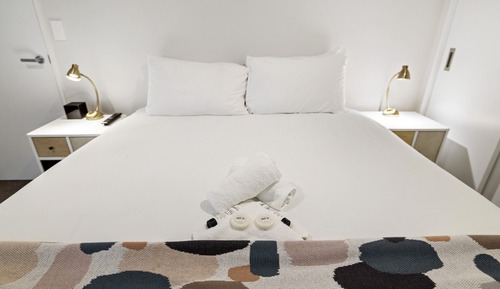 Executive Suite, 2 Bedrooms, City View (King Bed & 2 Single Beds)