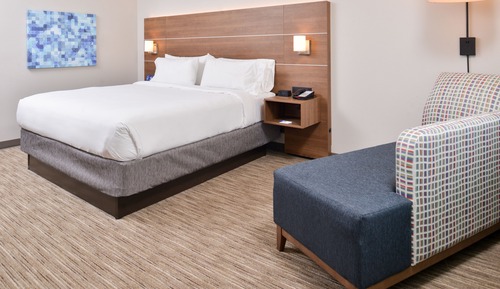 Suite, 1 King Bed, Accessible, Non Smoking (Hearing)