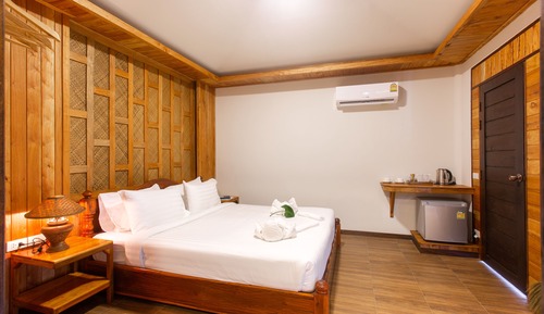 Superior Room (Free pick up and dop off at Mae Haad)