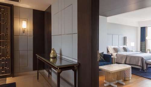 Luxury Suite