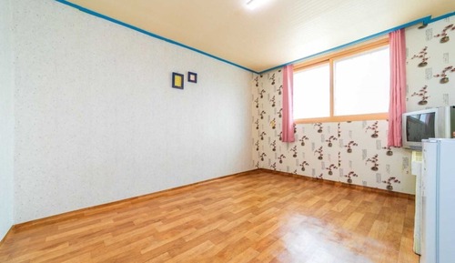 Room (Building B 202 Ondol)