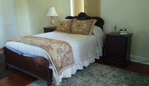 Classic Single Room, 1 Queen Bed, Courtyard View