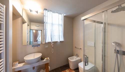 Basic Single Room, 1 Large Twin Bed