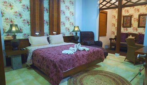 Executive Room