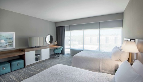 Room, 2 Queen Beds, Accessible, Refrigerator (Roll-in Shower)