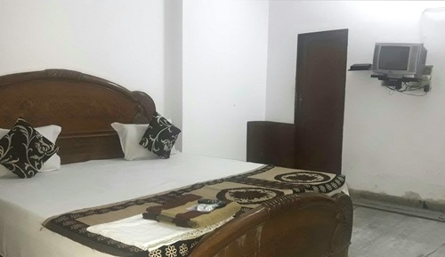 Basic Double Room, 1 Double Bed