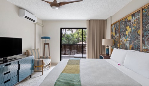 Room, 1 King Bed, Poolside