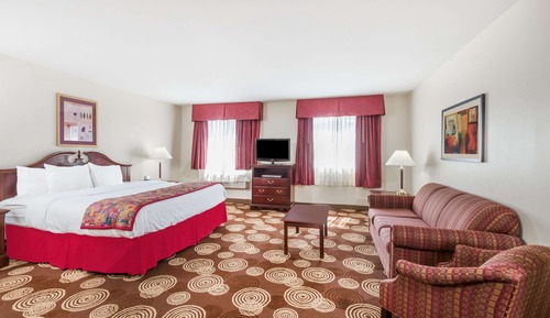 Suite, 1 King Bed, Non Smoking
