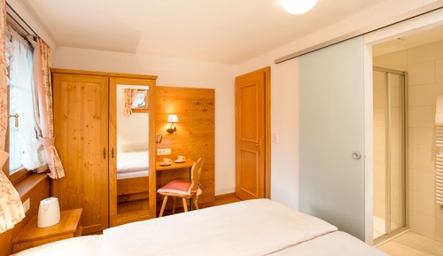 Cozy Double Room
