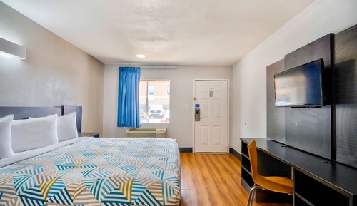 Standard Room, 1 King Bed, Smoking