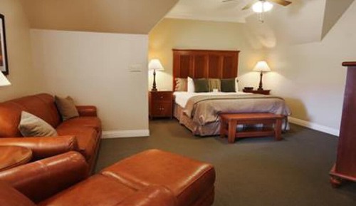 Standard Quadruple Room, Ensuite (206 Pavilion Suite)