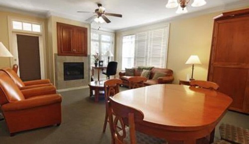 Suite, Accessible, Ensuite (101 Plantation Parlor)